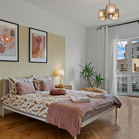 Ultracentral Dreamland Apartment 3 Bdrm Bucharest Exterior photo